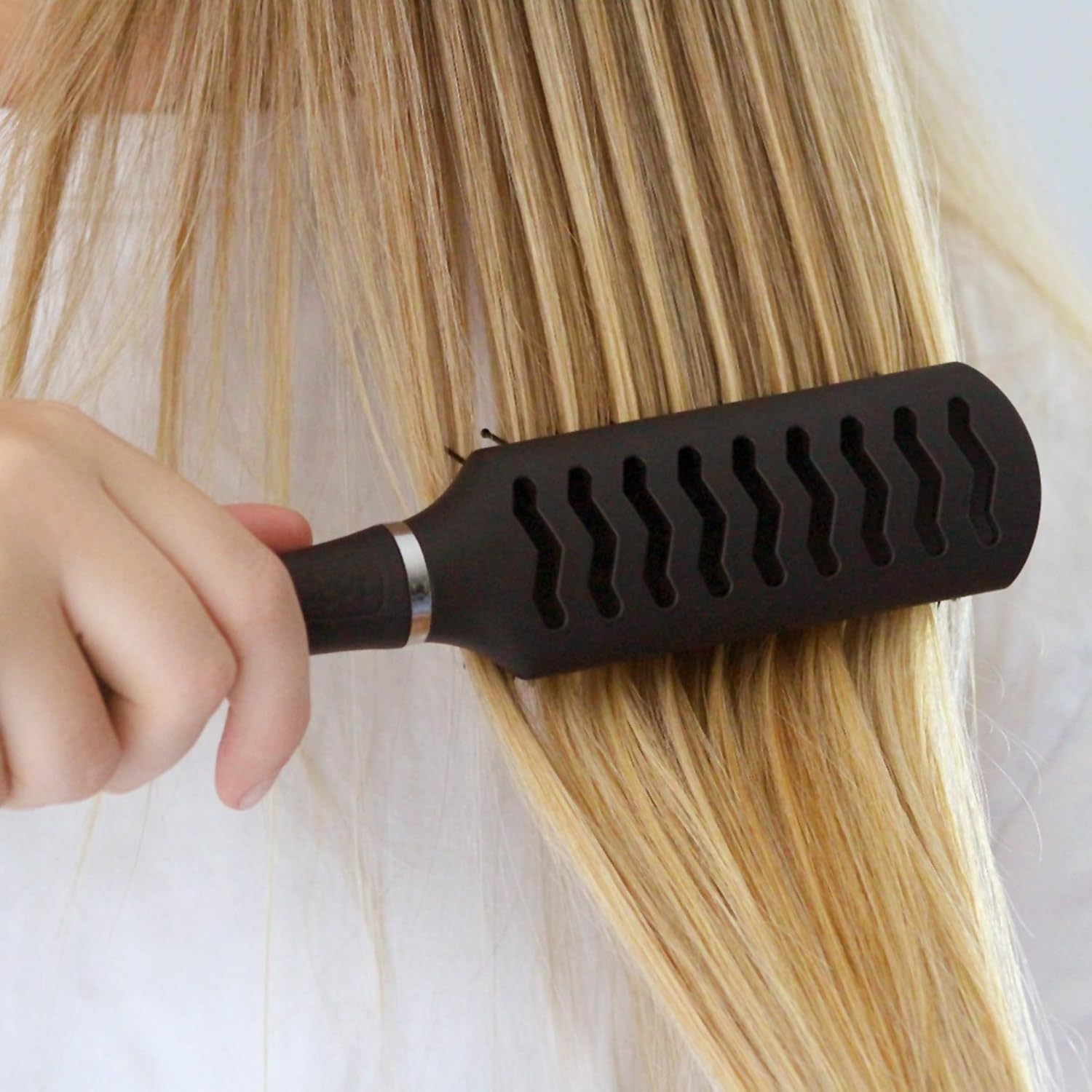 Manicare Vent Hairbrush For Blow Drying And Styling, For Wet Or Dry Hair - Image 5