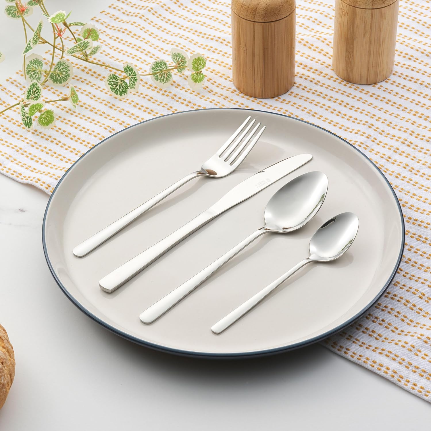 Russell Hobbs Vienna Cutlery Set, 16 Piece, Stainless Steel - Image 3